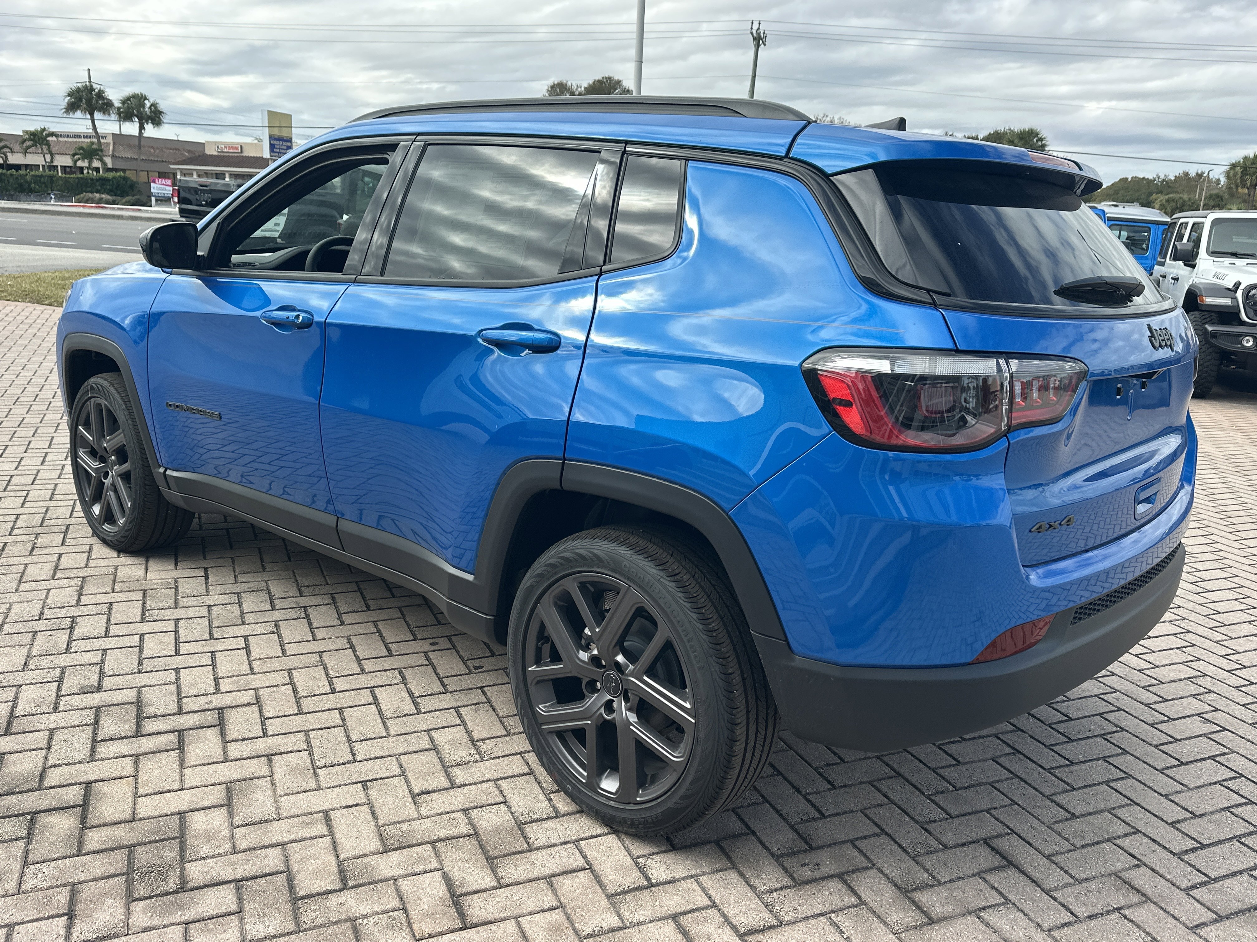 New 2026 Jeep Compass Latitude image 30