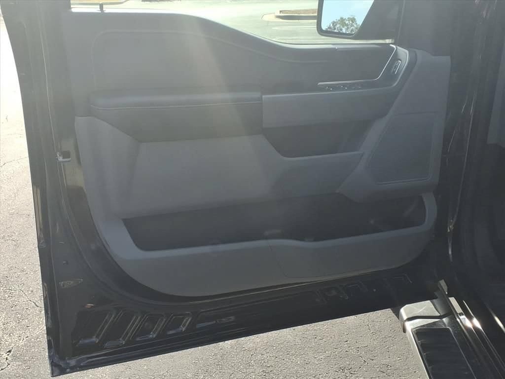Used 2025 Ford F150 XLT w/ Equipment Group 301A Standard RWD image 17