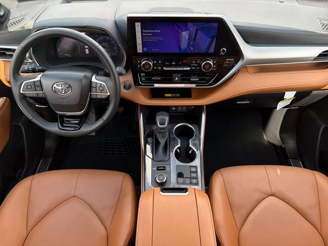 Used 2026 Toyota Highlander Platinum AWD/4WD image 9