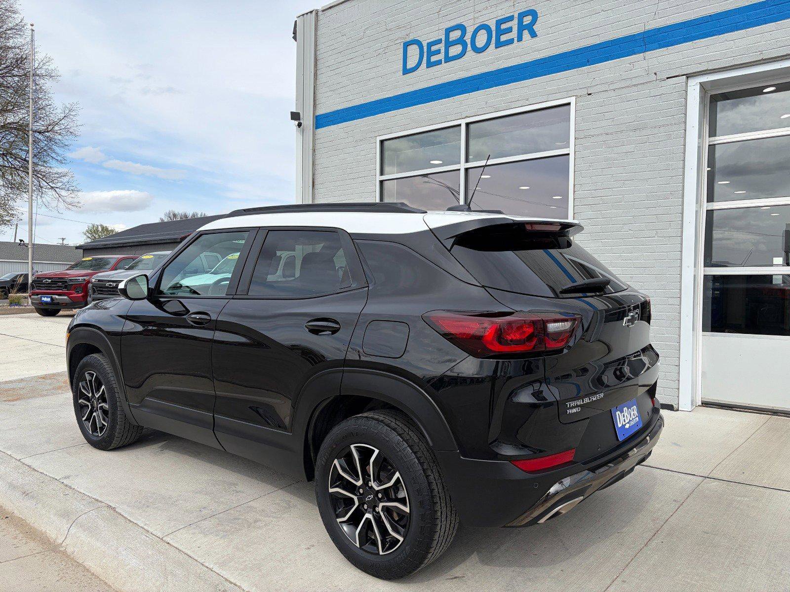 Used 2024 Chevrolet TrailBlazer ACTIV w/ Driver Confidence Package AWD/4WD image 3