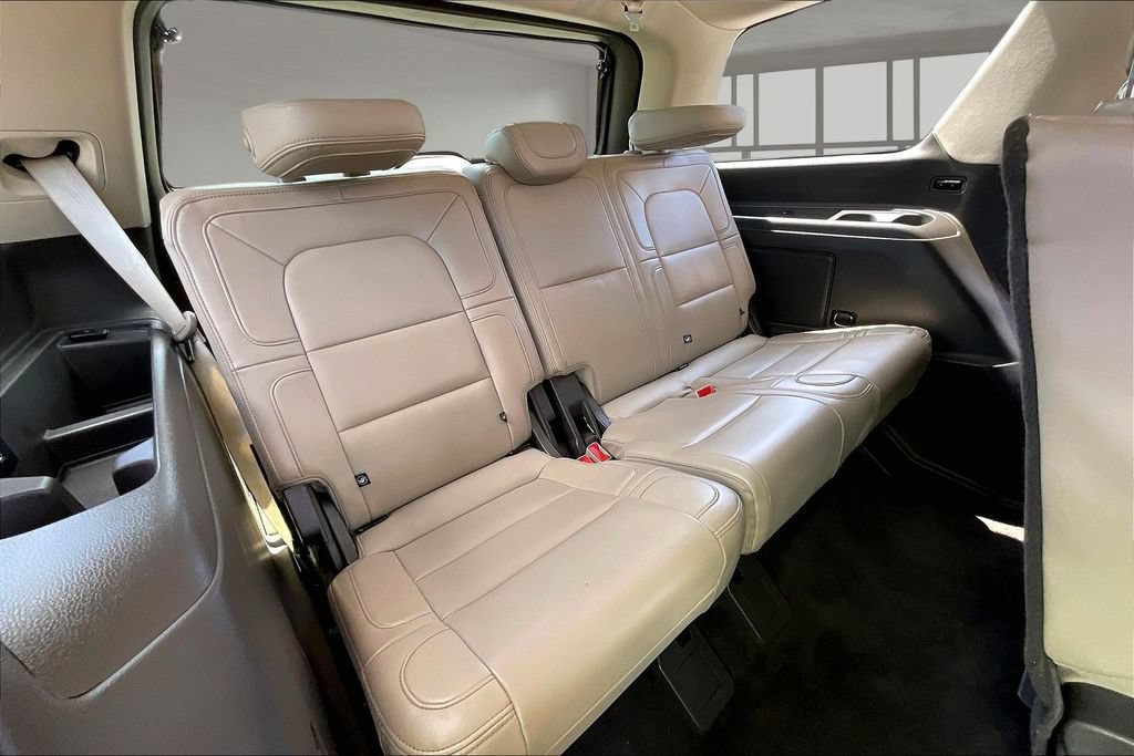 Used 2023 Lincoln Navigator 2WD image 23