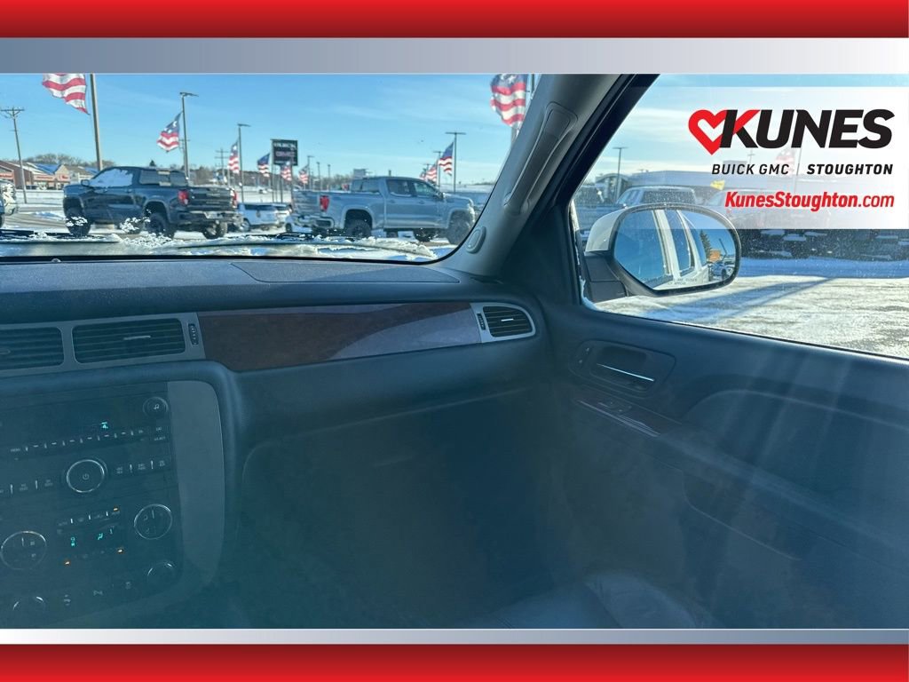 Used 2014 GMC Yukon XL SLT w/ SLT-2 Equipment Package image 35