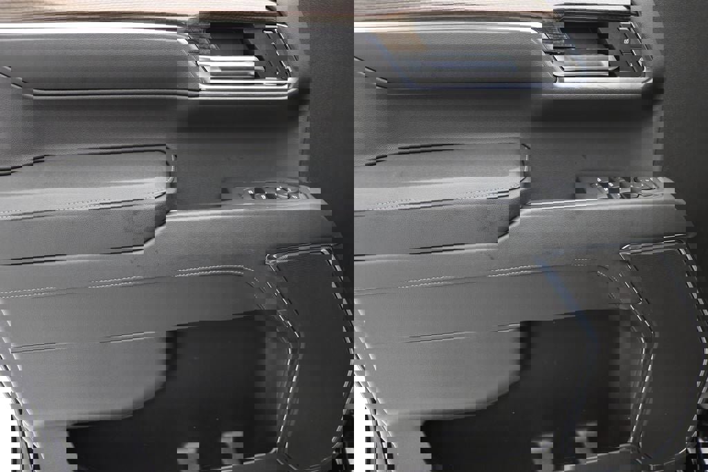 Used 2024 Chevrolet Silverado 1500 LT image 19