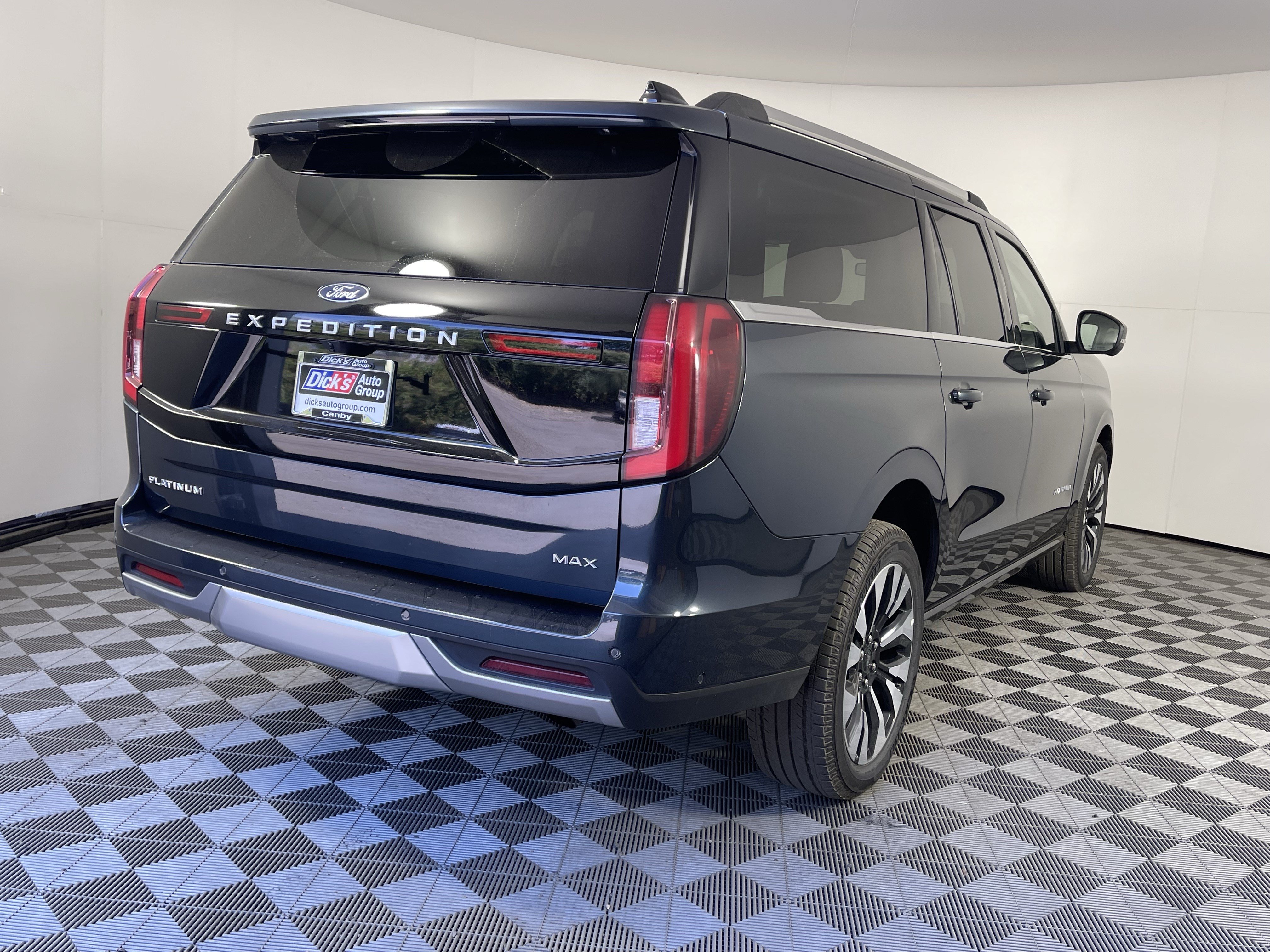 Certified 2025 Ford Expedition Max Platinum w/ Driver's Package AWD/4WD image 5