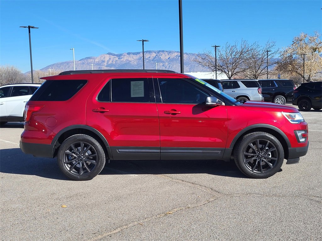 Used 2017 Ford Explorer XLT w/ Equipment Group 202A image 2