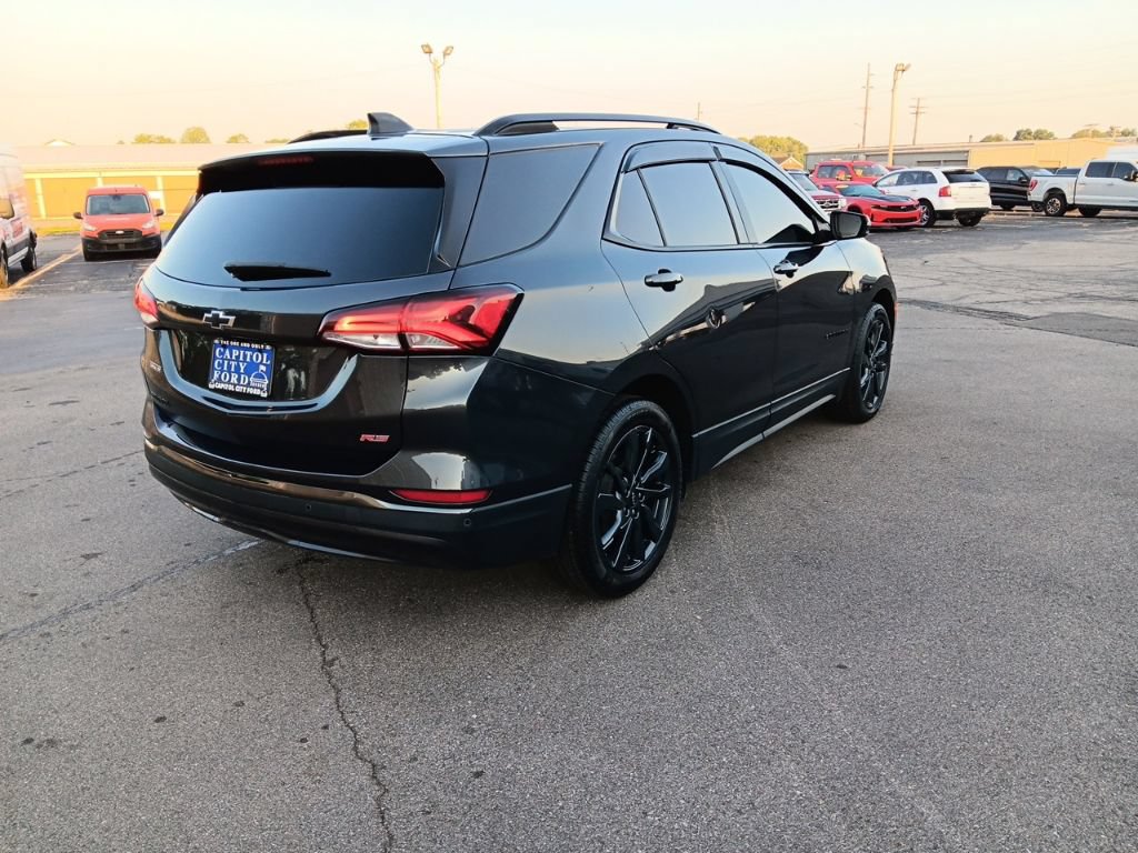 Used 2022 Chevrolet Equinox RS w/ RS Leather Package FWD image 5
