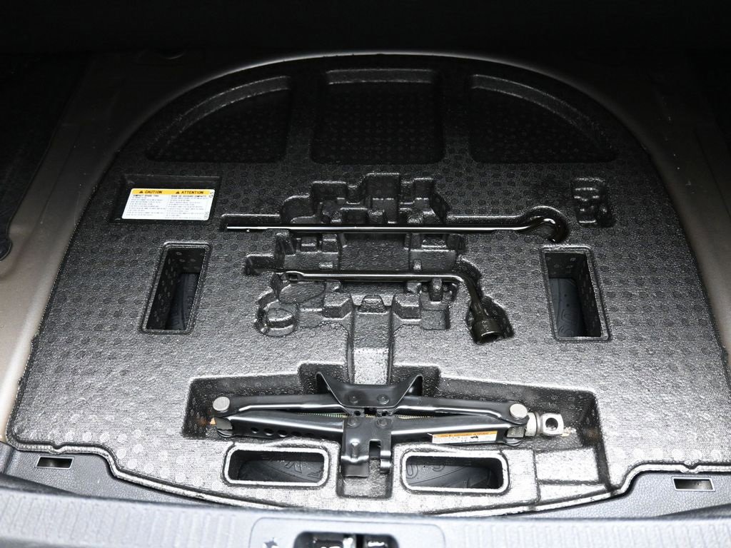 Certified 2019 Toyota Camry LE image 23