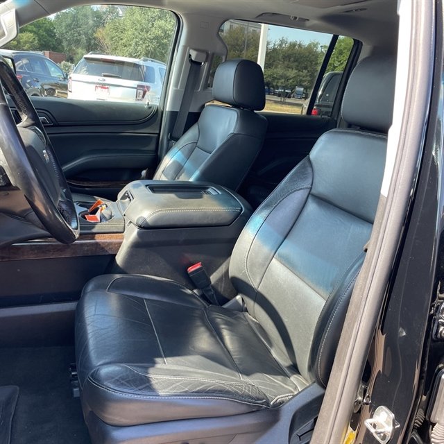 Used 2018 Chevrolet Suburban LT image 4