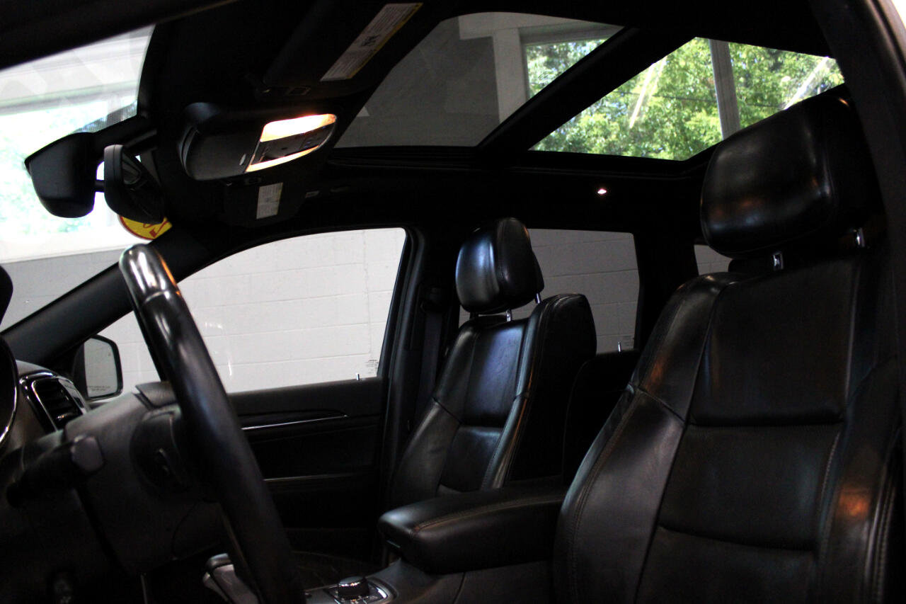 Used 2020 Jeep Grand Cherokee Limited w/ Luxury Group II image 11