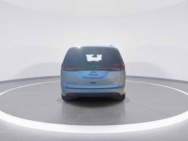 New 2026 Chrysler Pacifica Select w/ S Appearance Package FWD image 7