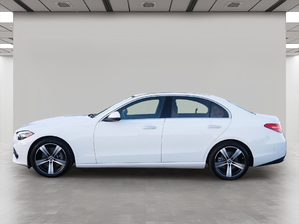 Used 2025 Mercedes-Benz C 300 4MATIC Sedan image 3