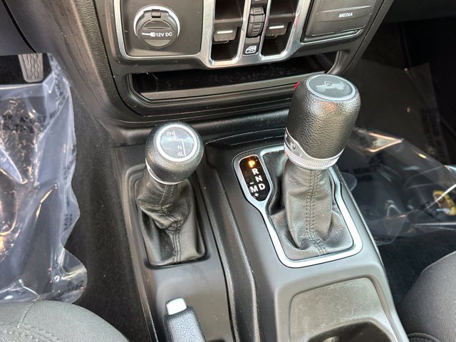 Used 2023 Jeep Wrangler Unlimited Sport AWD/4WD image 5
