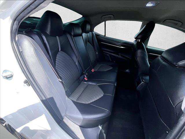 Used 2018 Toyota Camry SE image 25