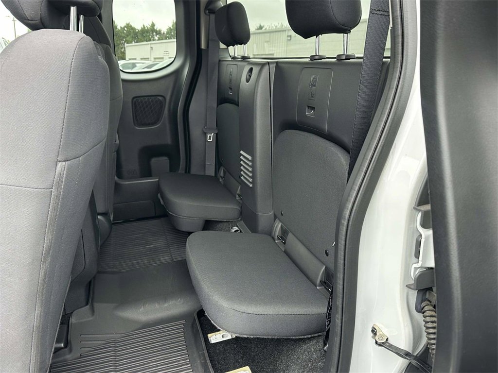 Used 2022 Nissan Frontier S image 9