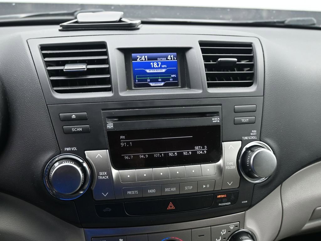 Used 2011 Toyota Highlander 4WD w/ Tech Pkg image 14