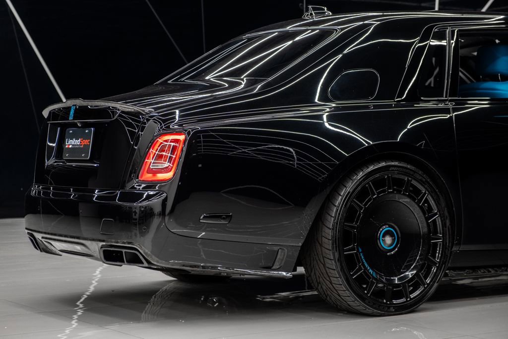 Used 2023 Rolls-Royce Phantom Sedan image 16