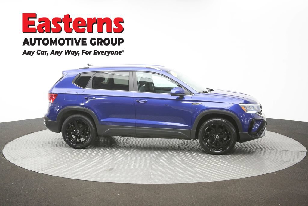 Used 2022 Volkswagen Taos SE w/ Panoramic Sunroof Package FWD image 46