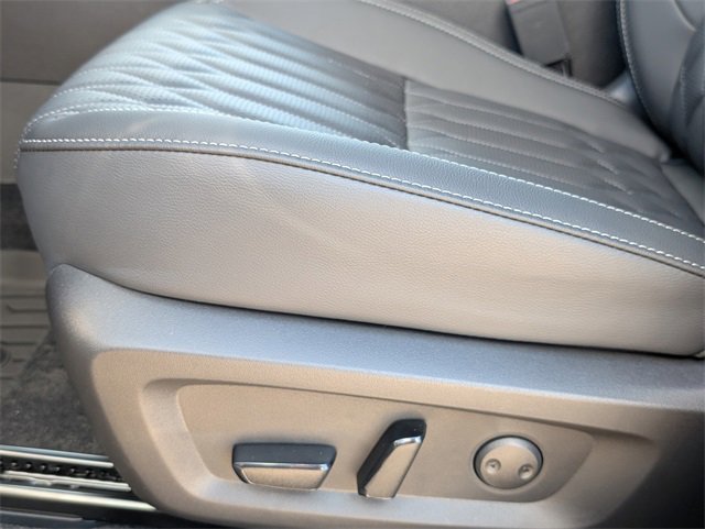 New 2025 Mitsubishi Outlander SEL image 13