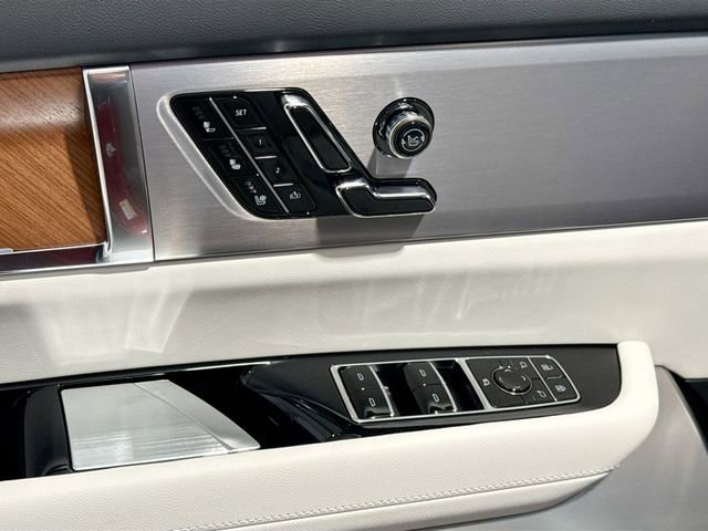 New 2026 Cadillac Vistiq Sport image 17