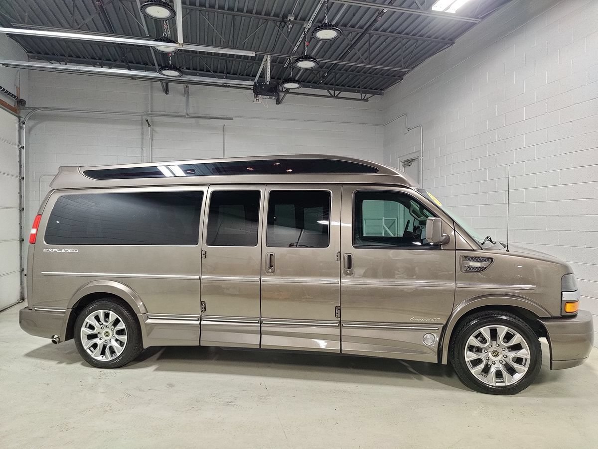 Used 2022 Chevrolet Express 2500 Extended w/ Enhanced Convenience Package RWD image 7