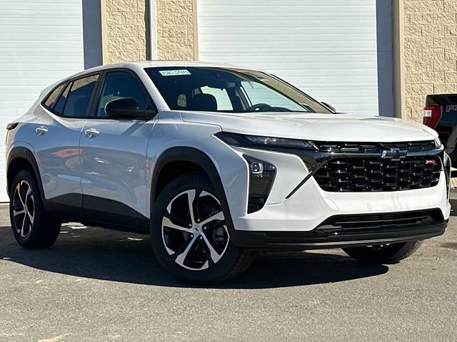 New 2026 Chevrolet Trax RS w/ Sunroof Package image 2