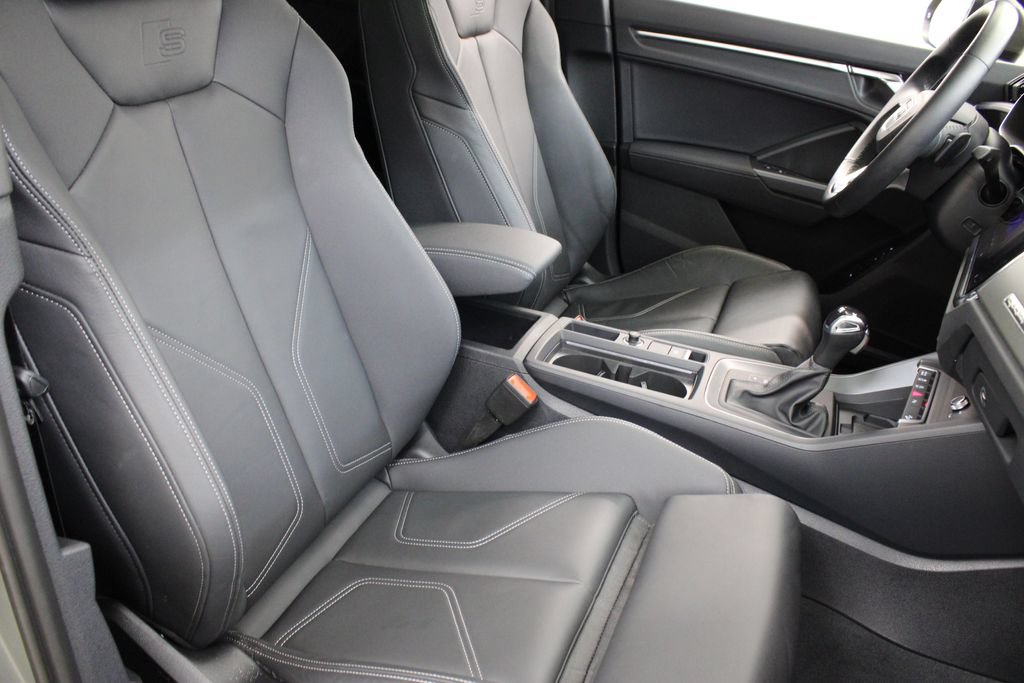 Used 2025 Audi Q3 2.0T Premium w/ Convenience Package AWD/4WD image 25