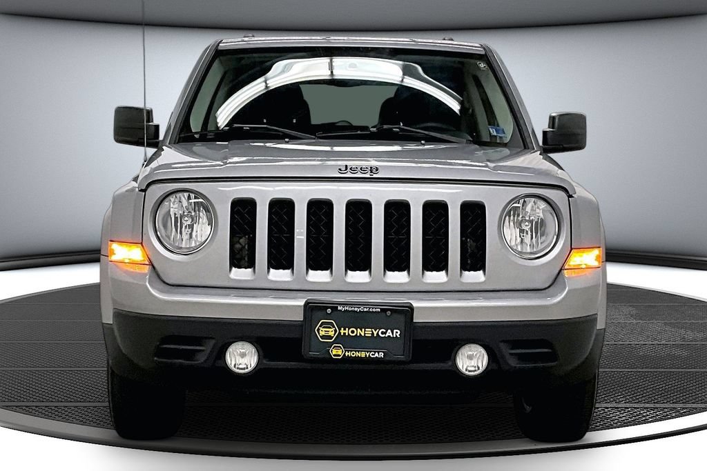 Used 2017 Jeep Patriot Sport w/ Power Value Group FWD image 2