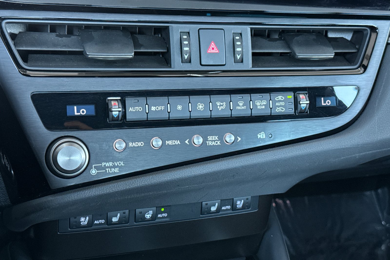 Used 2024 Lexus ES 350 w/ Premium Package FWD image 23