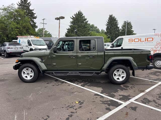 Used 2023 Jeep Gladiator Sport AWD/4WD image 3