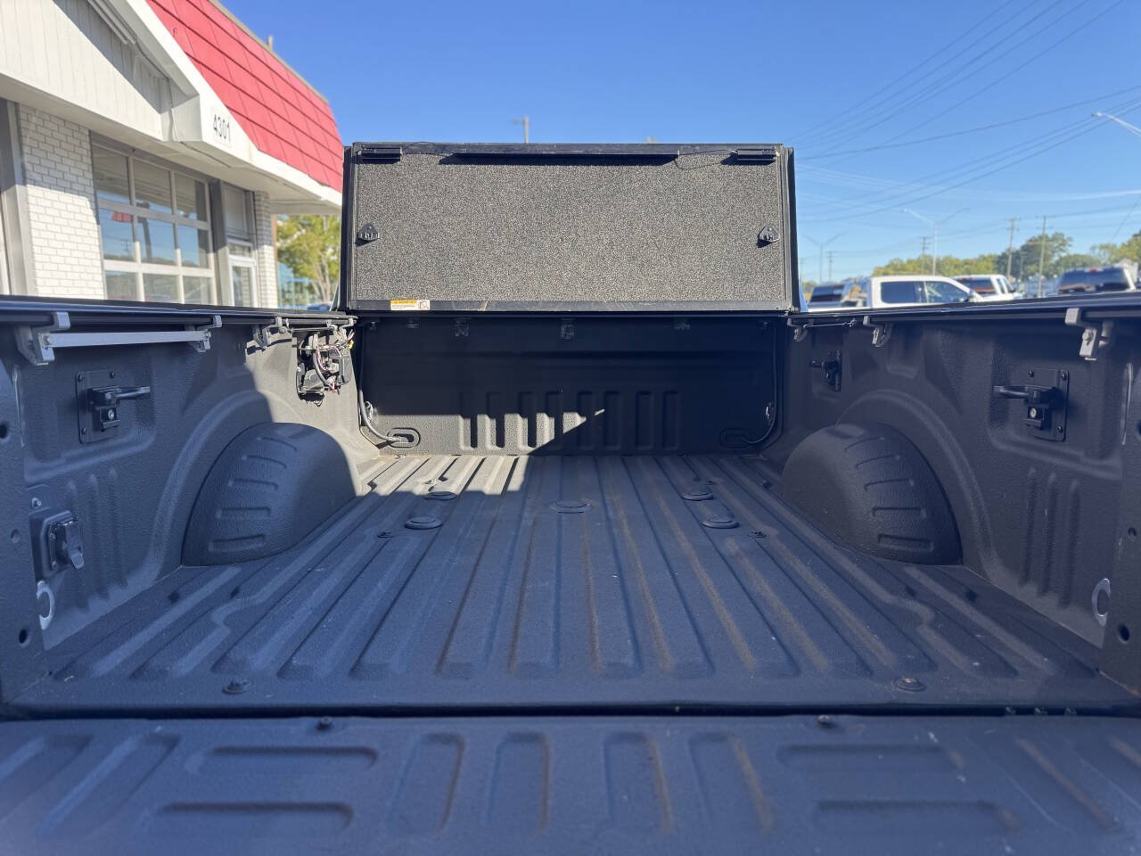 Used 2017 Ford F350 Lariat w/ Lariat Ultimate Package AWD/4WD image 18