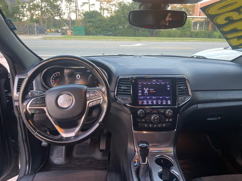 Used 2020 Jeep Grand Cherokee Altitude image 28