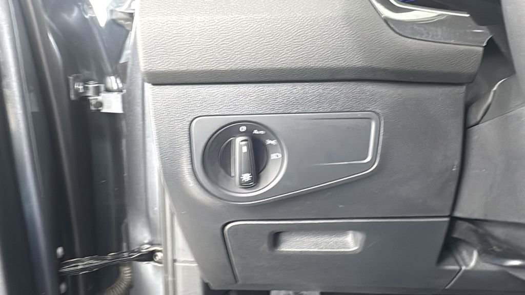 Used 2024 Volkswagen Tiguan S image 34