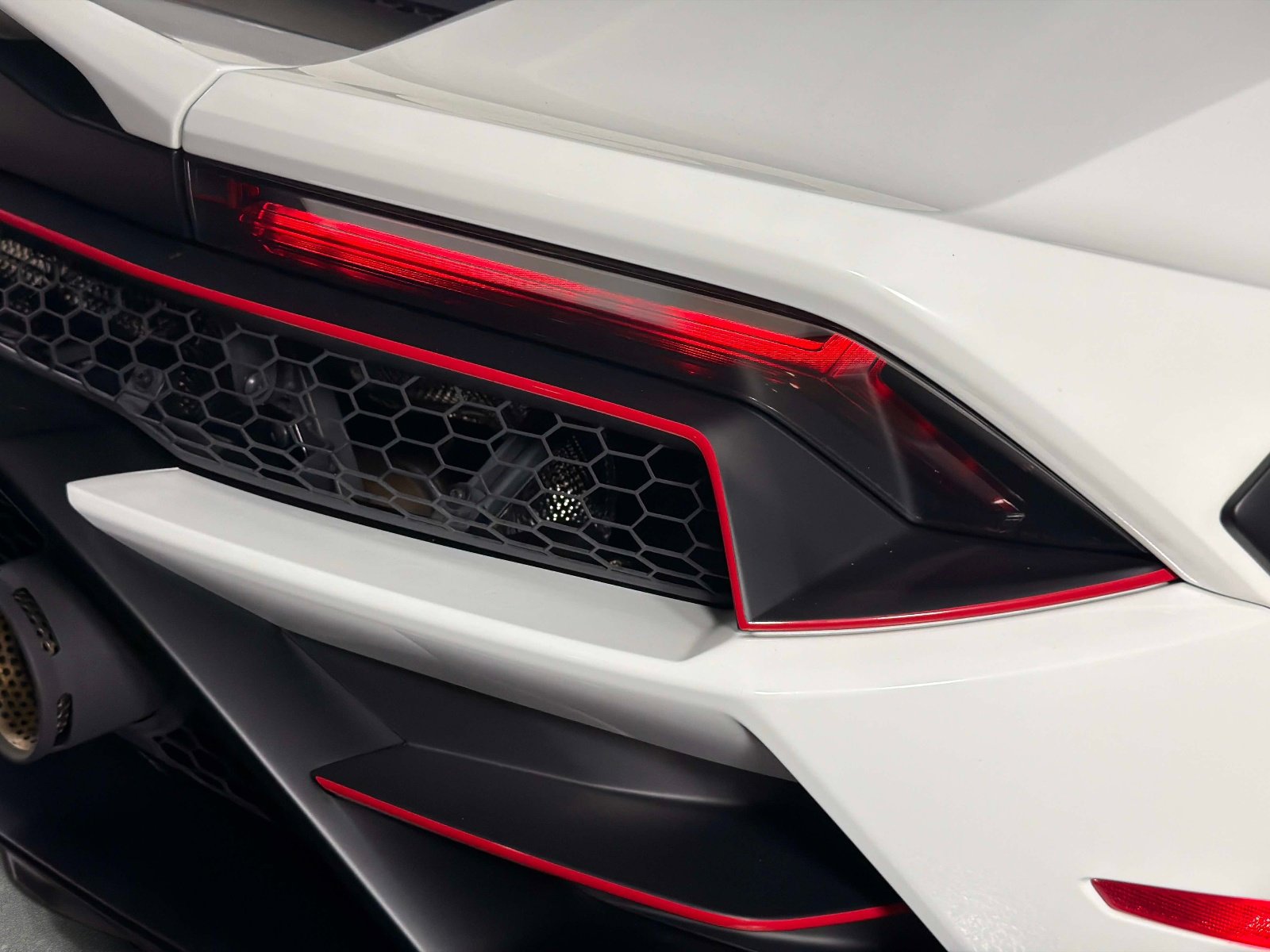 Used 2023 Lamborghini Huracan Sterrato image 17