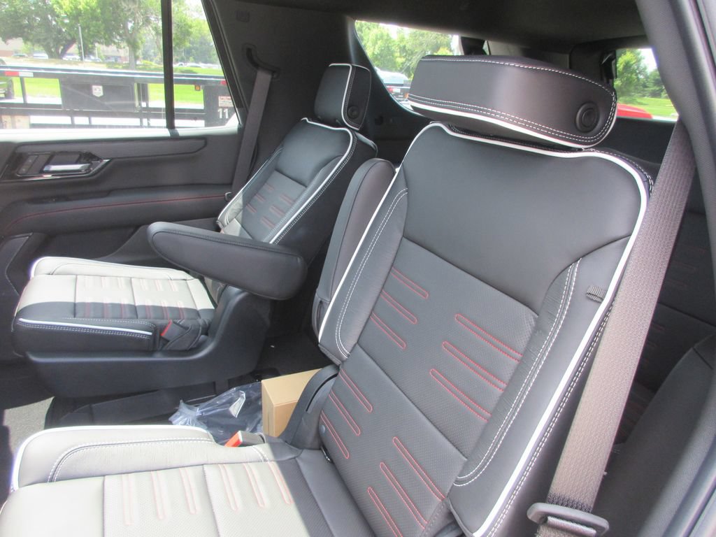 New 2026 GMC Yukon AT4 Ultimate AWD/4WD image 13