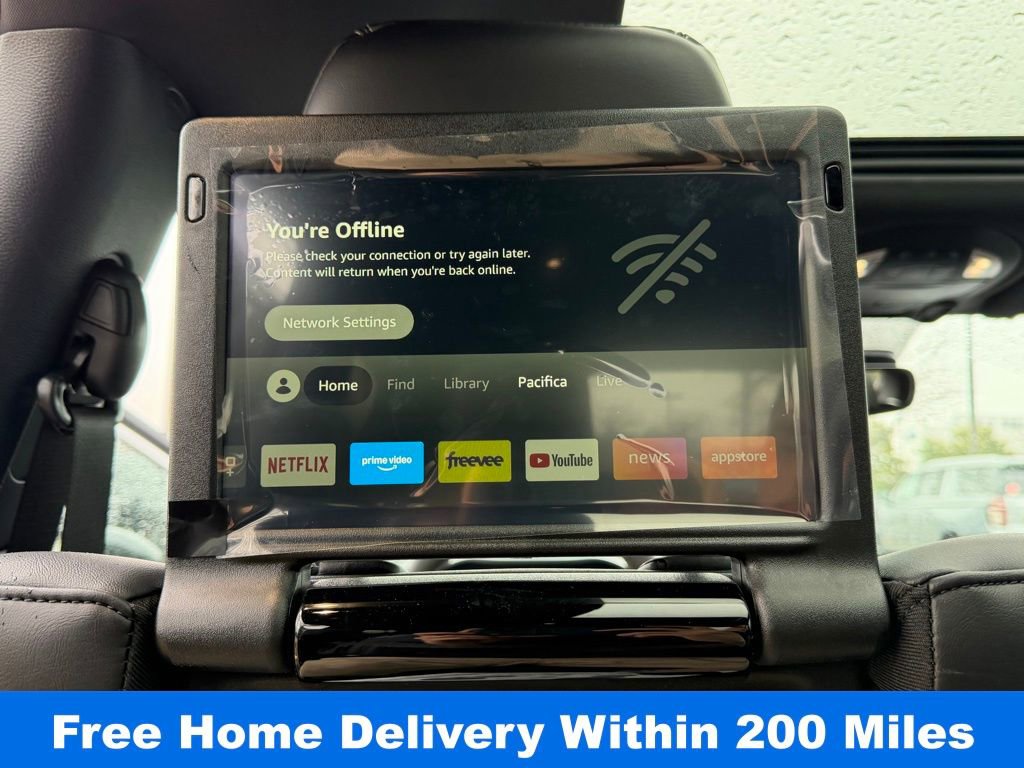 Used 2026 Chrysler Pacifica Select image 34