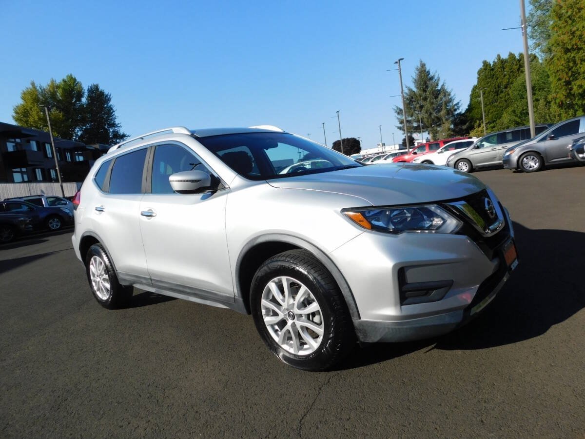 Used 2017 Nissan Rogue SV