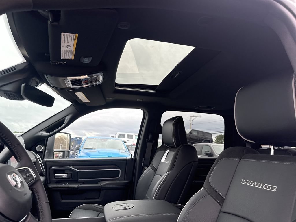 New 2026 RAM 2500 Laramie AWD/4WD image 19
