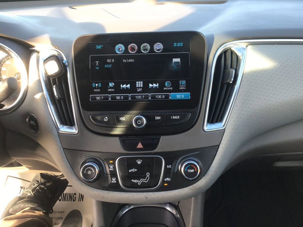 Used 2016 Chevrolet Malibu LT image 14