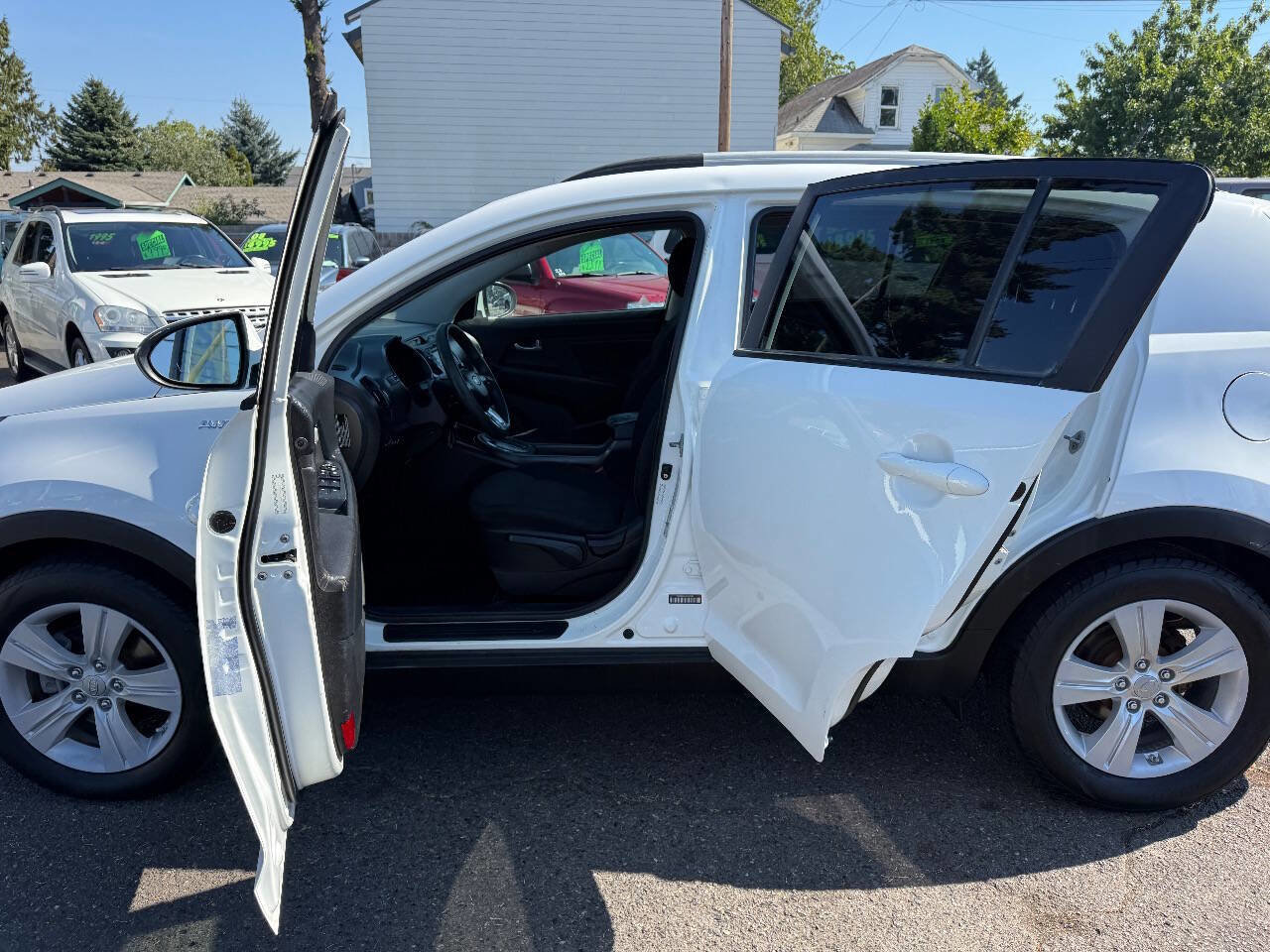 Used 2011 Kia Sportage LX w/ Convenience Pkg image 16