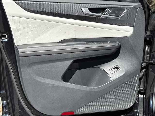 Used 2025 Volkswagen Atlas Cross Sport SEL Premium R-Line image 10