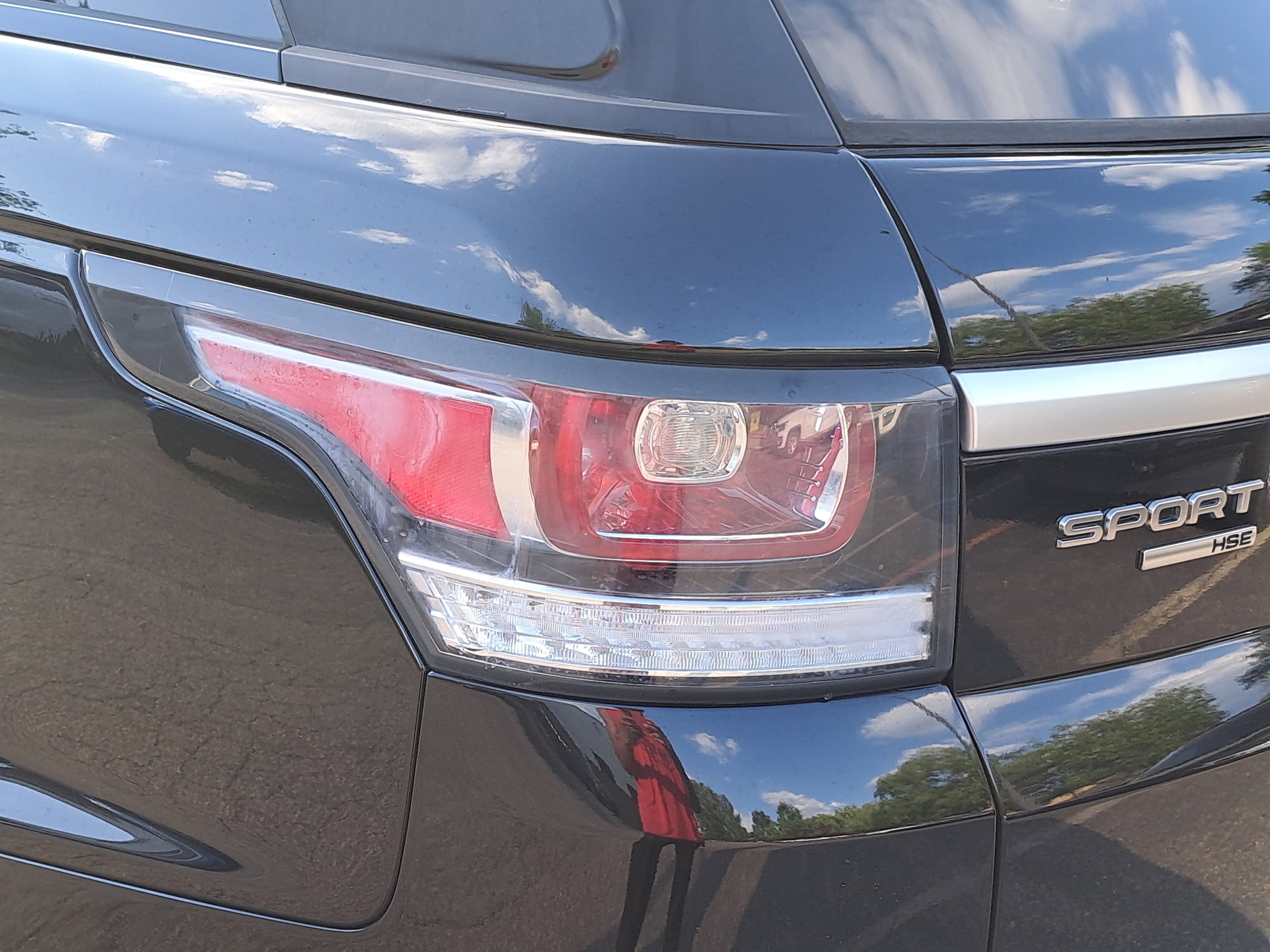 Used 2016 Land Rover Range Rover Sport HSE image 34