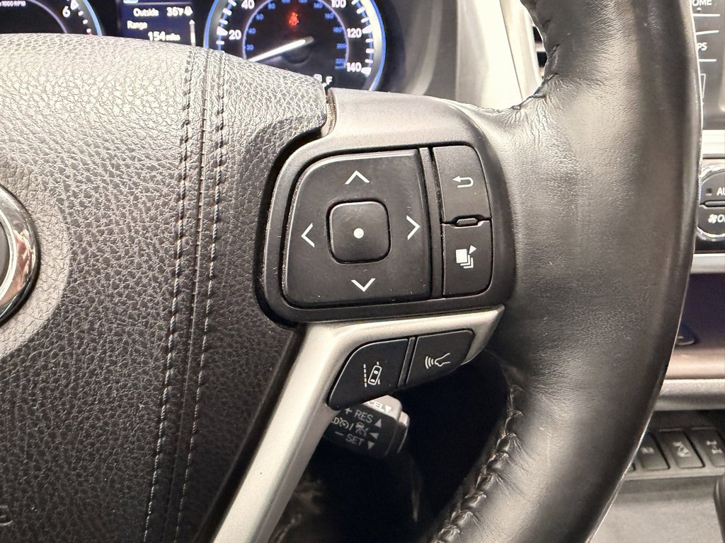 Used 2018 Toyota Highlander Limited Platinum image 31