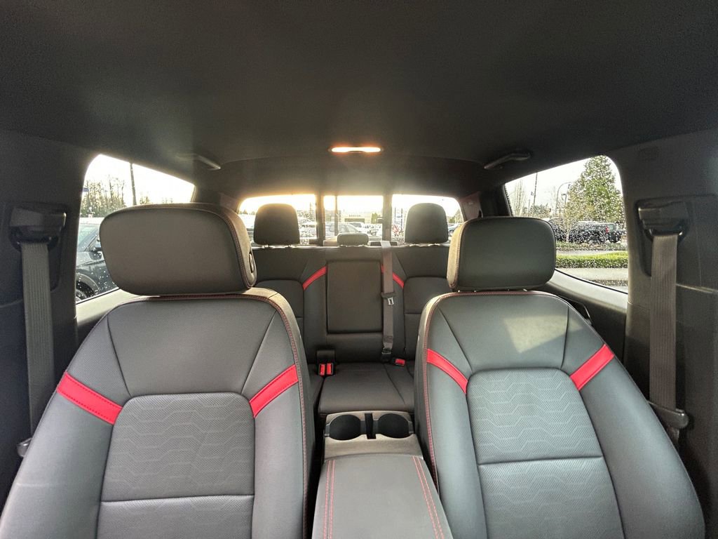 Used 2025 Chevrolet Colorado Z71 w/ Technology Package image 27