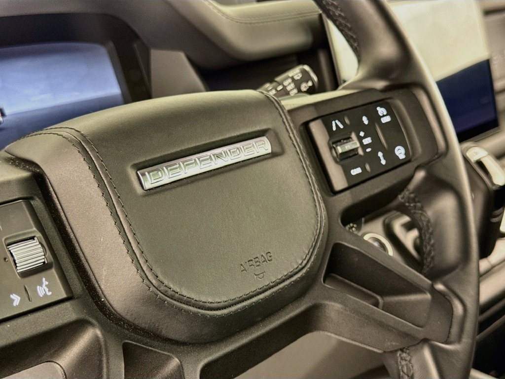 Used 2025 Land Rover Defender 130 V8 AWD/4WD image 19