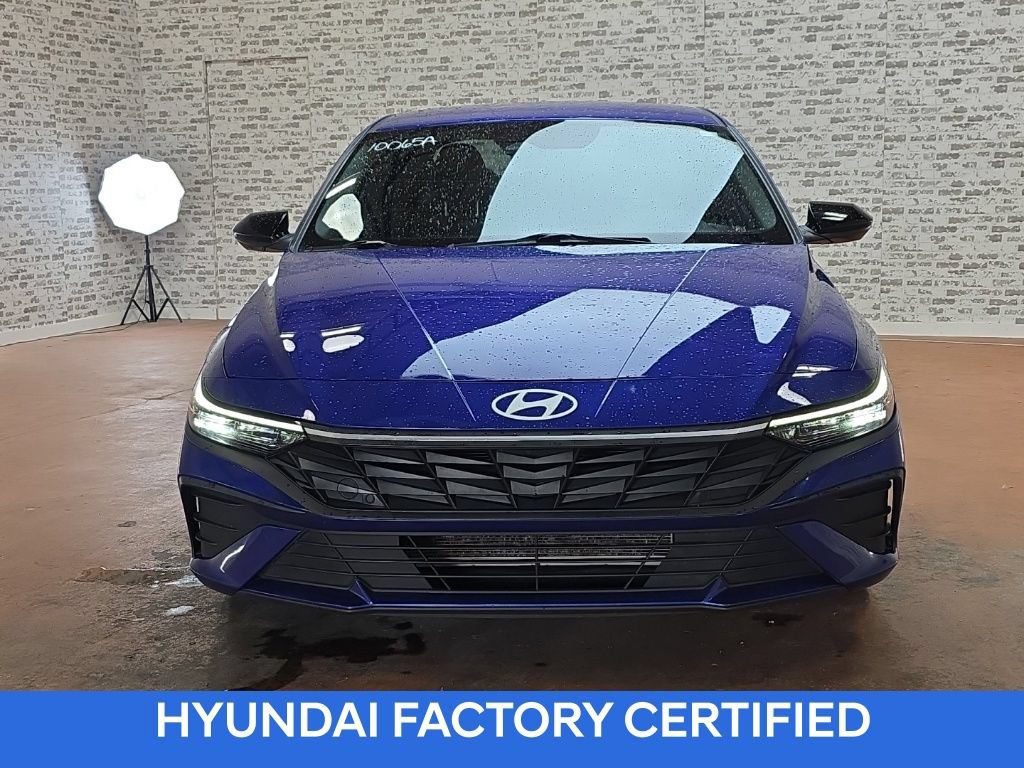 Used 2025 Hyundai Elantra Sport FWD image 2