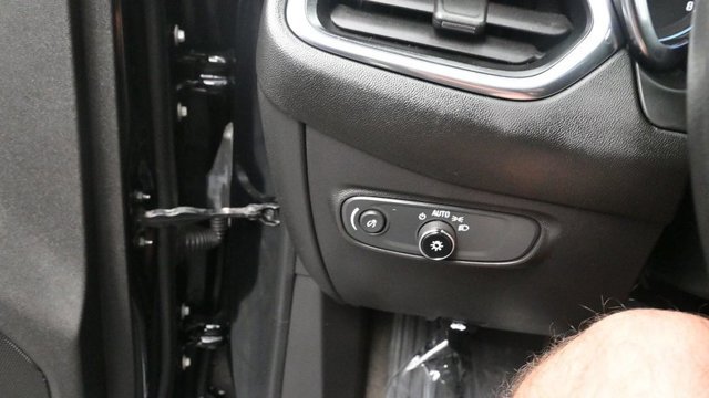 Used 2022 Chevrolet Equinox LT FWD image 22