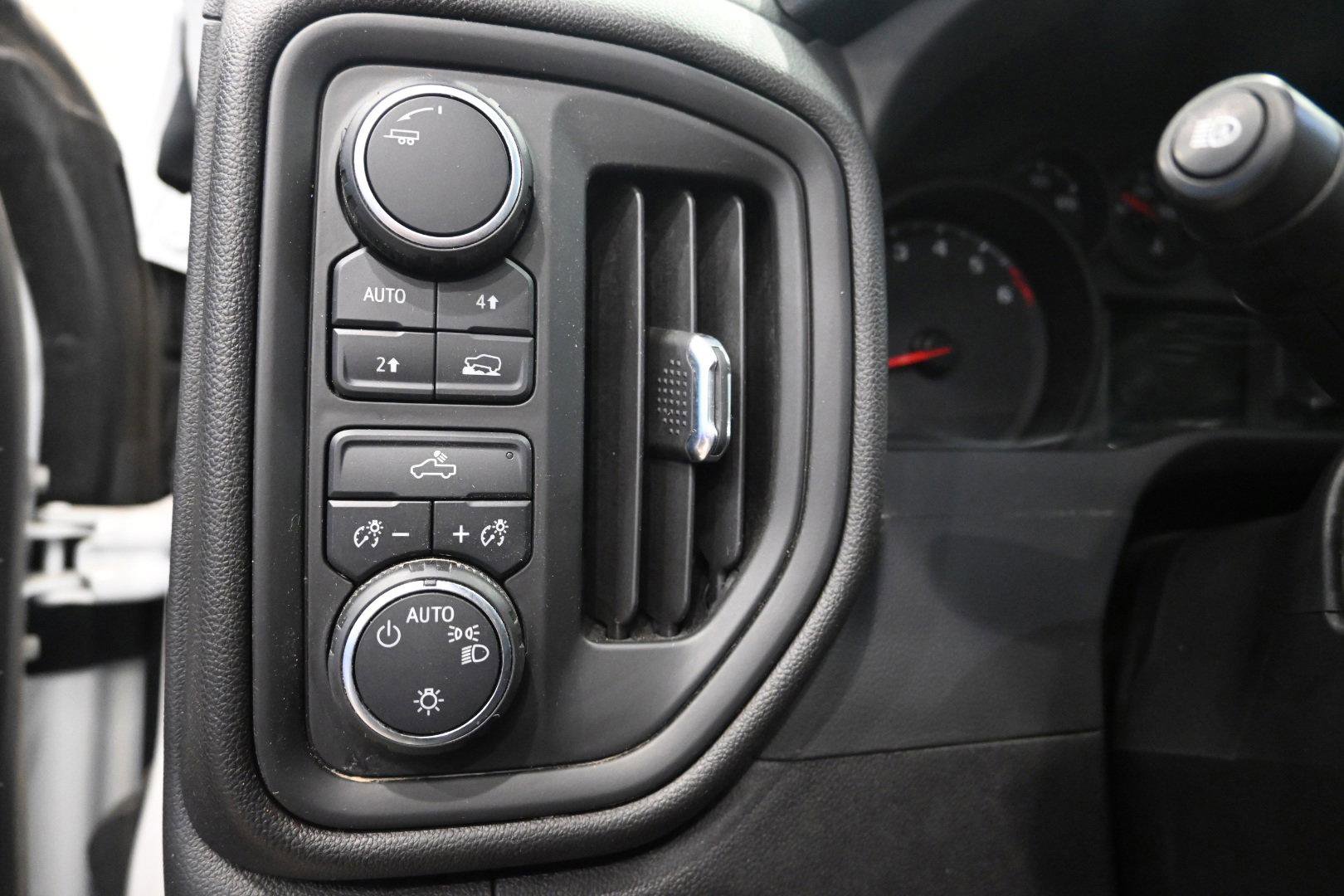 Used 2022 Chevrolet Silverado 1500 Custom image 18