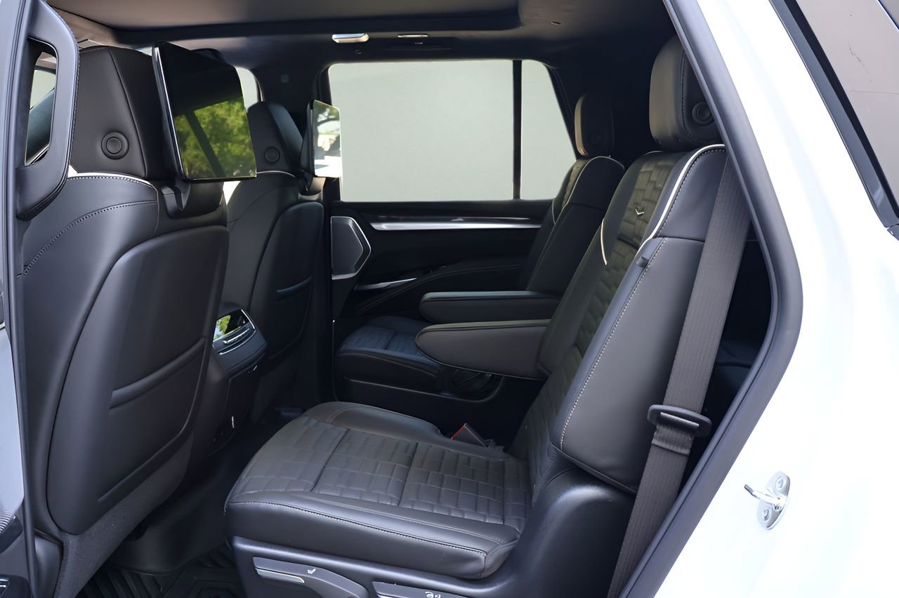 Certified 2026 Cadillac Escalade V w/ LPO, ONYX Package image 16