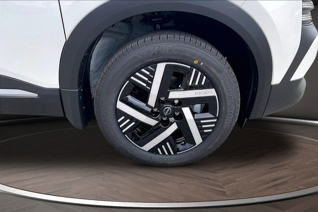 New 2026 Nissan Kicks SV w/ SV Premium Package FWD image 12
