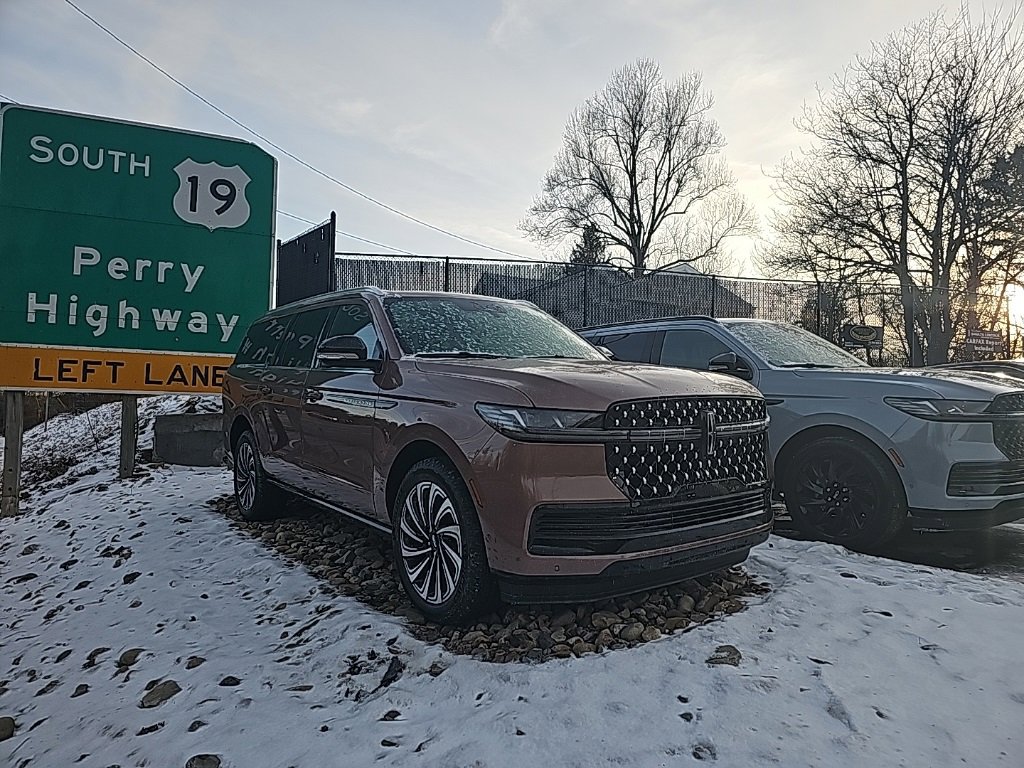 New 2025 Lincoln Navigator L Black Label image 3